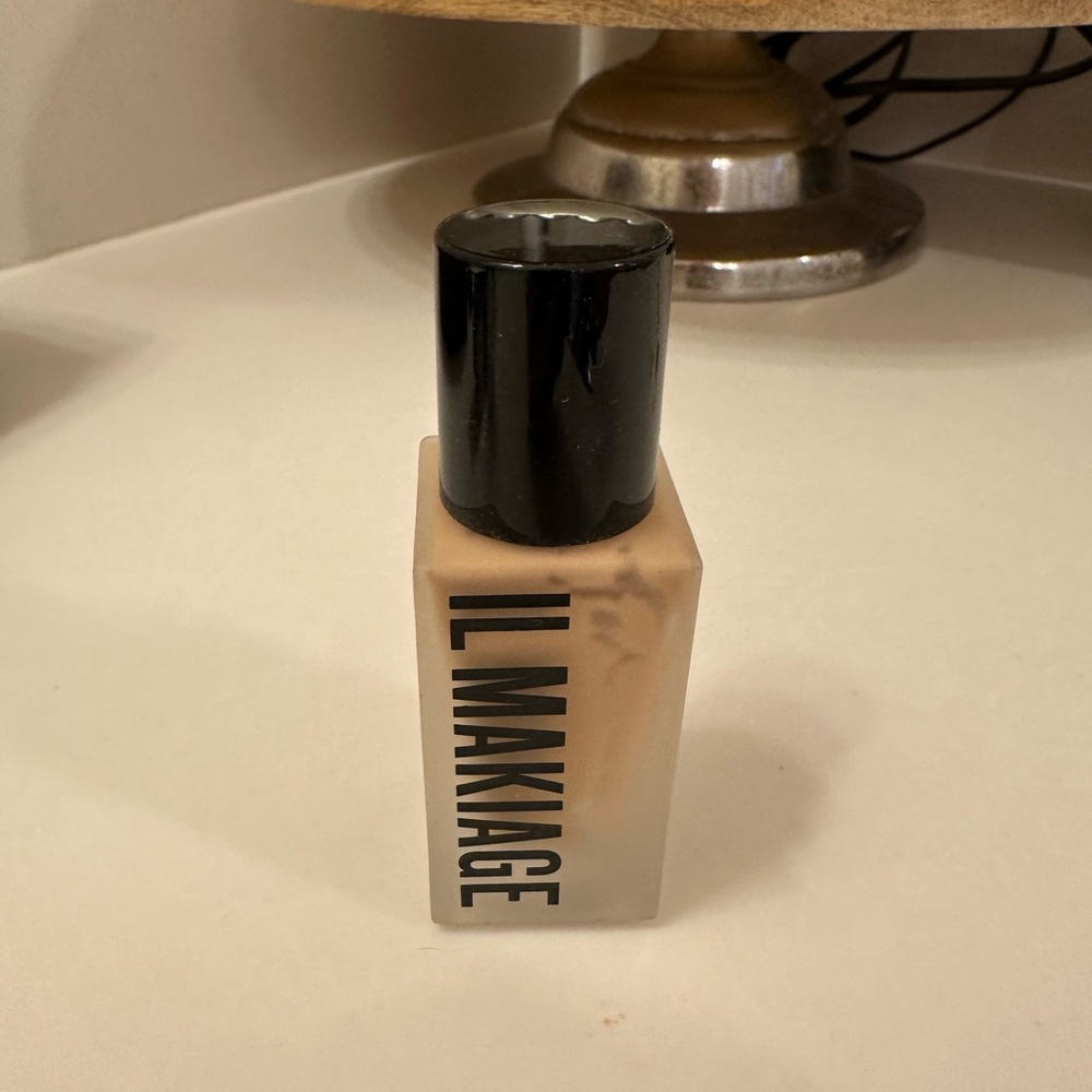 IL MAKIAGE 'Woke Up Like This' Foundation
